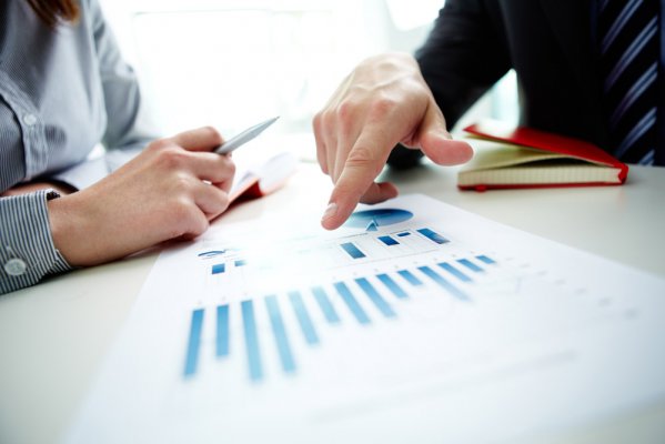 中小企業(yè)CRM實施法則(二)——定制的CRM有什么優(yōu)缺點(diǎn)